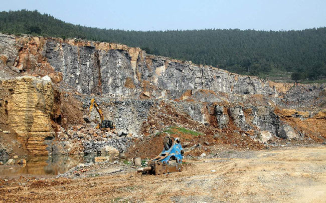 礦山現場開采圖